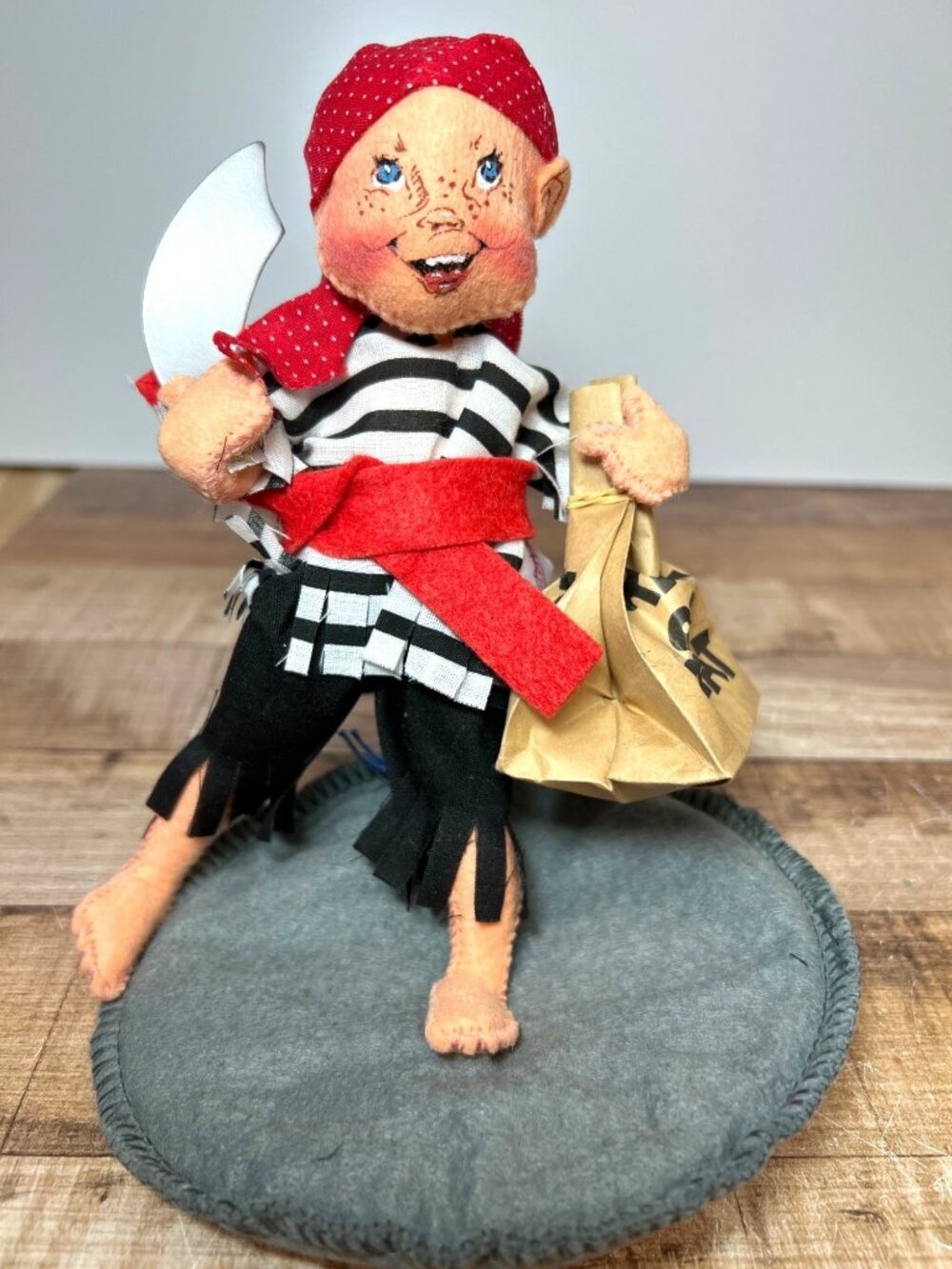 Annalee Halloween Pirate Doll 2002  Collectible Trick Or Treat Bag 3038 Tags